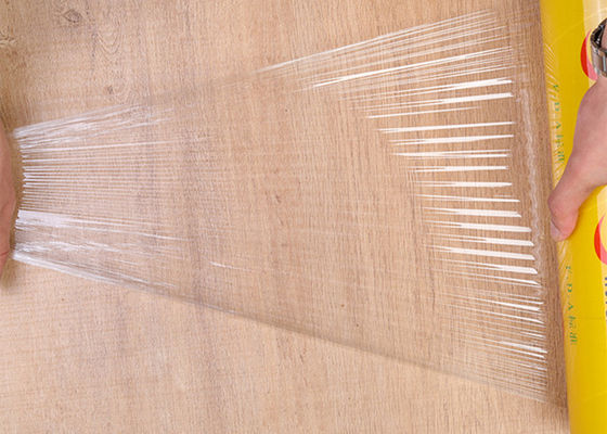 le PVC de nourriture fraîche de 45cm 50cm s'accrochent film biodégradable en plastique d'enveloppe pour l'emballage alimentaire