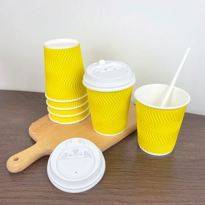 les tasses de papier jetables de 4oz 120ml 8oz 250ml jaunissent des tasses de café avec le mur d'ondulation de couvercle